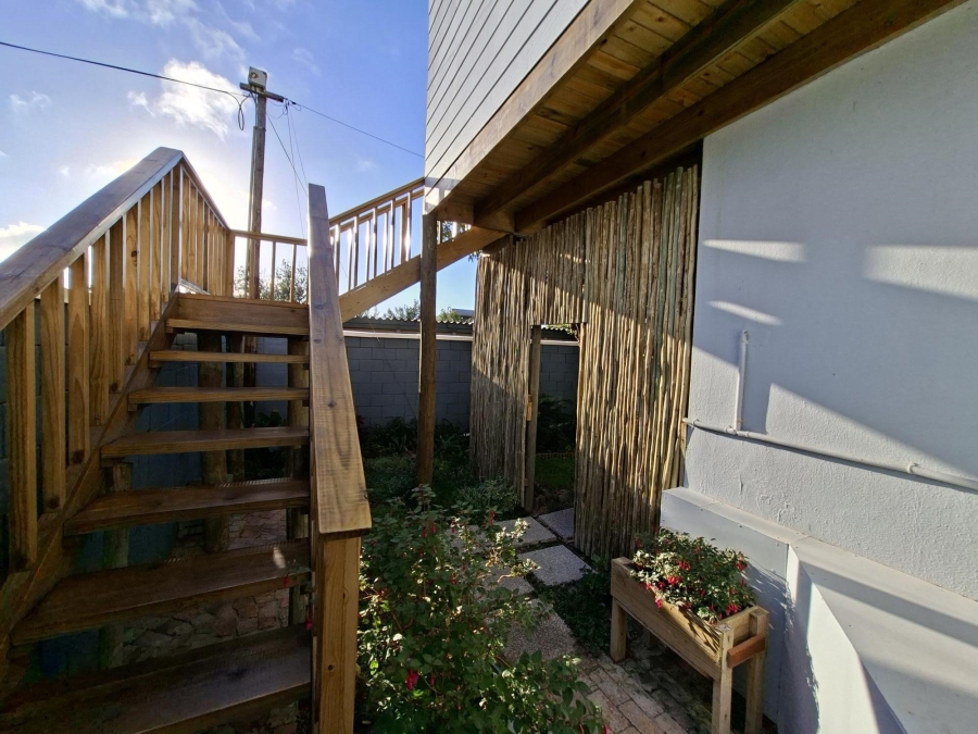 4 Bedroom Property for Sale in Pringle Bay Western Cape